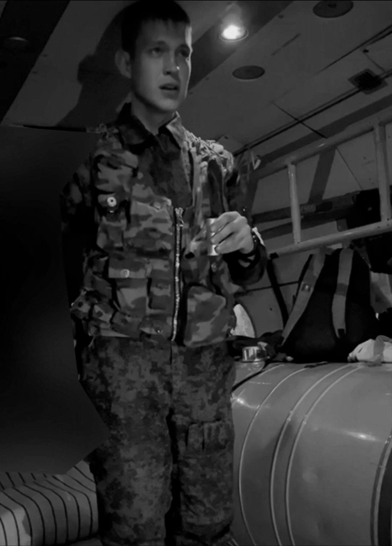 Отправился к Кобзону: в сети показали командира вражеского вертолета Ми-8, сбитого FPV-дроном. Фото