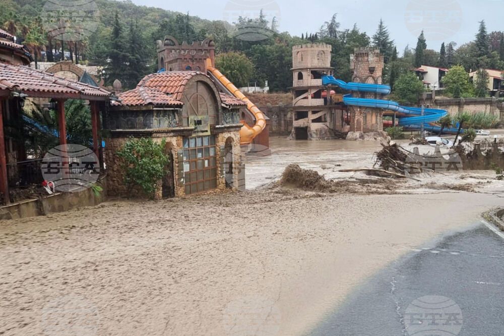 Ливень в Болгарии унес жизни трех человек: в причерноморских регионах объявили чрезвычайное положение. Фото