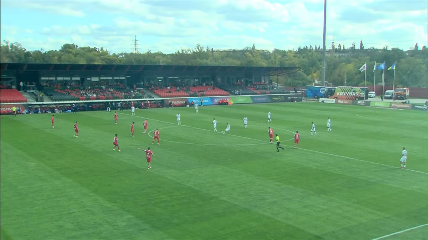 Без единого касания. В Украине забит самый невероятный гол в истории УПЛ. Видео