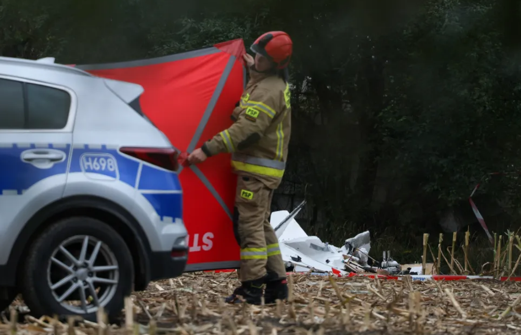 Во время атаки РФ на Украину: под Варшавой обнаружили обломки дрона. Фото