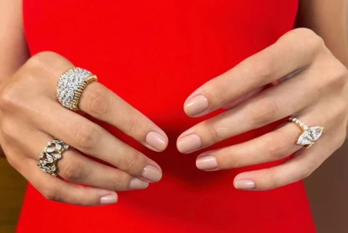 Манікюр на короткі нігті: 8 стильних ідей на осінь 2025, які захочеться повторити
