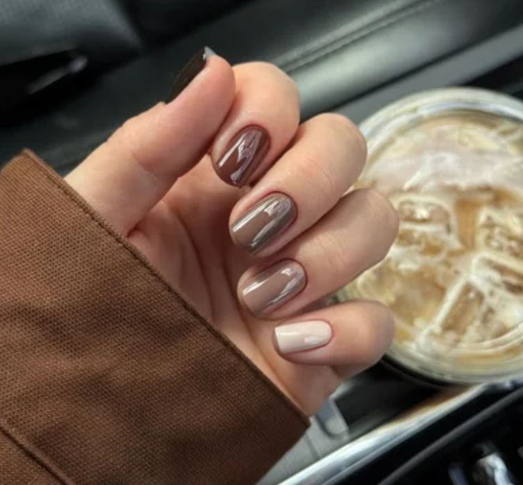 Манікюр на короткі нігті: 8 стильних ідей на осінь 2025, які захочеться повторити