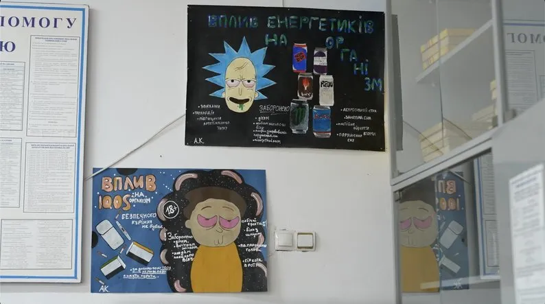 Красит волосы в синий цвет и варит брагу на уроке: как учитель химии Юрий Пахомов стал одним из лучших в Украине