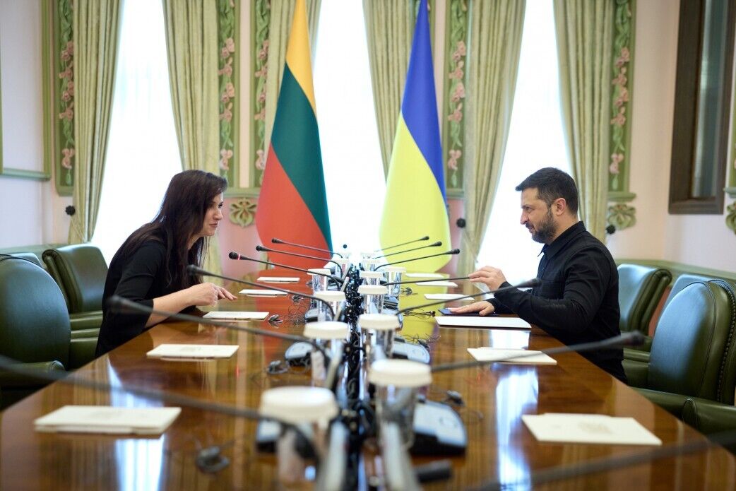 "Росія нарощує терор": Зеленський обговорив із прем'єркою Литви посилення ППО, відбудову України і виробництво зброї. Відео