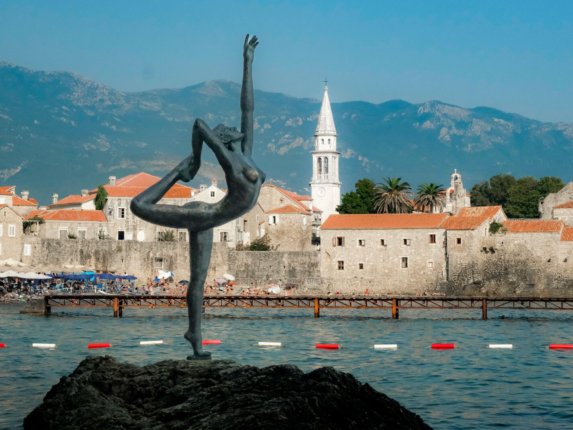 Дешево, але неймовірно гарно: названо вдалий напрямок для осінньої подорожі