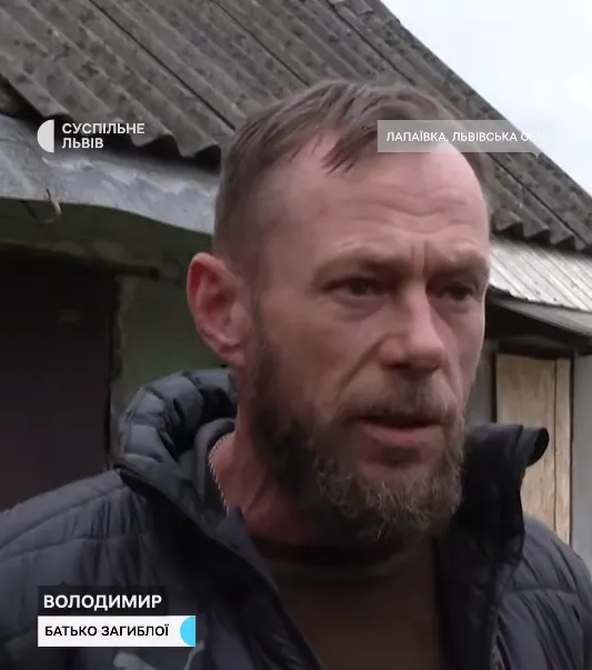 Батько вбитої ударом РФ 15-річної дівчини на Львівщині приїхав із фронту до зруйнованого будинку і розповів про їхню останню розмову. Відео