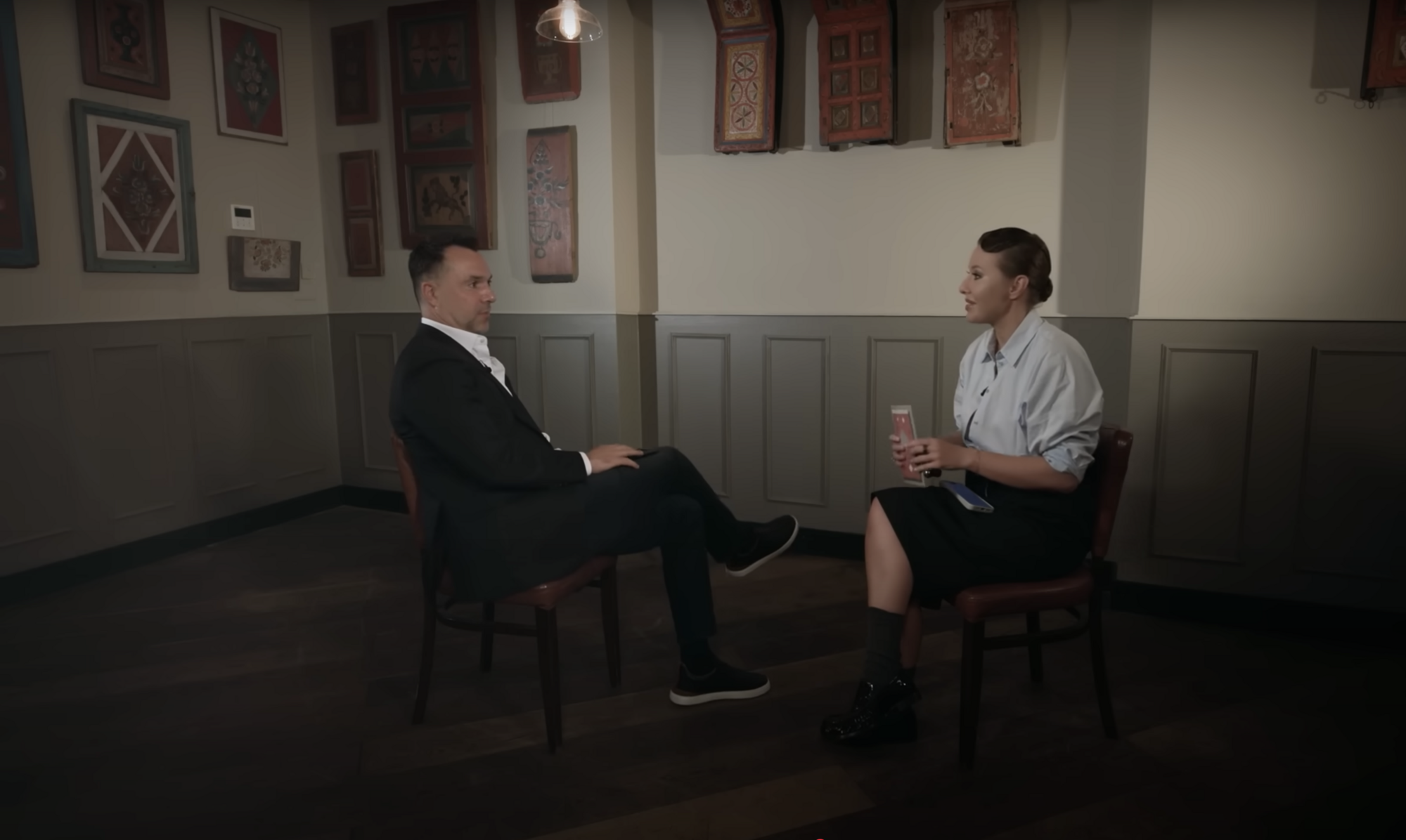 Арестович категорично ответил на вопрос о бывшей жене, которая подала на развод и "исчезла"