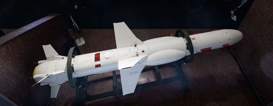 Шмыгаль показал новую версию ракеты "Нептун": чем она отличается от предыдущих. Фото