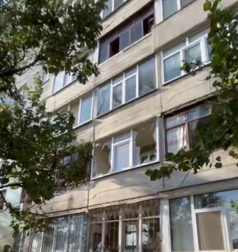 "Найбільше злякалися за дитину": мешканка Сум розповіла про момент ворожої атаки. Відео