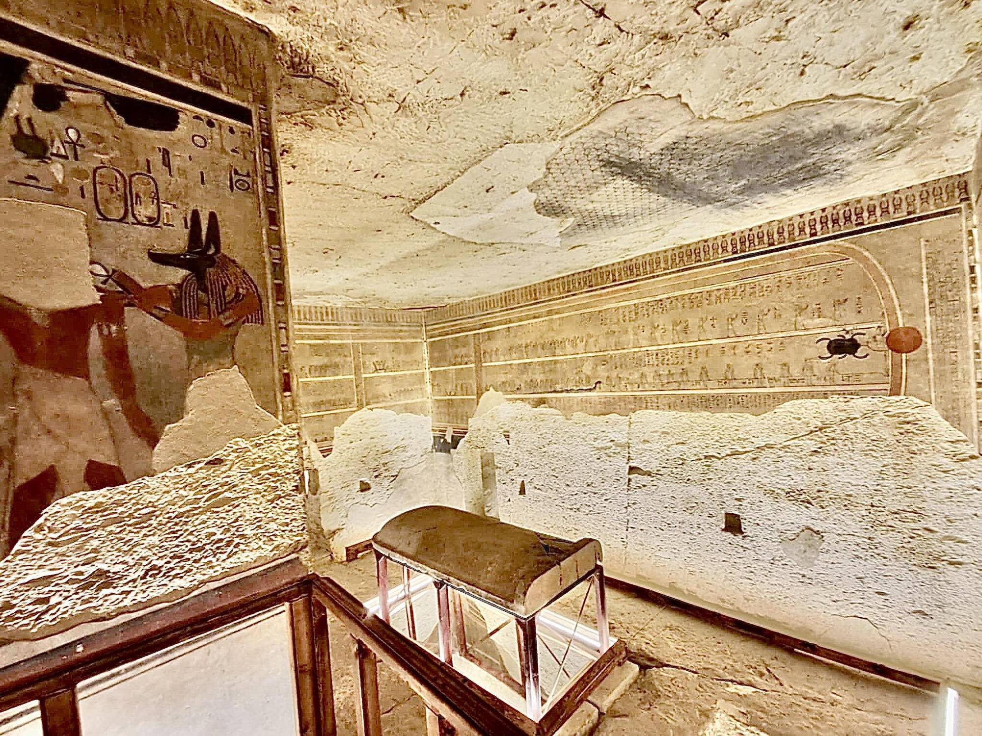 Реставрували цілих 20 років: в Єгипті відкрили гробницю фараона Аменхотепа ІІІ