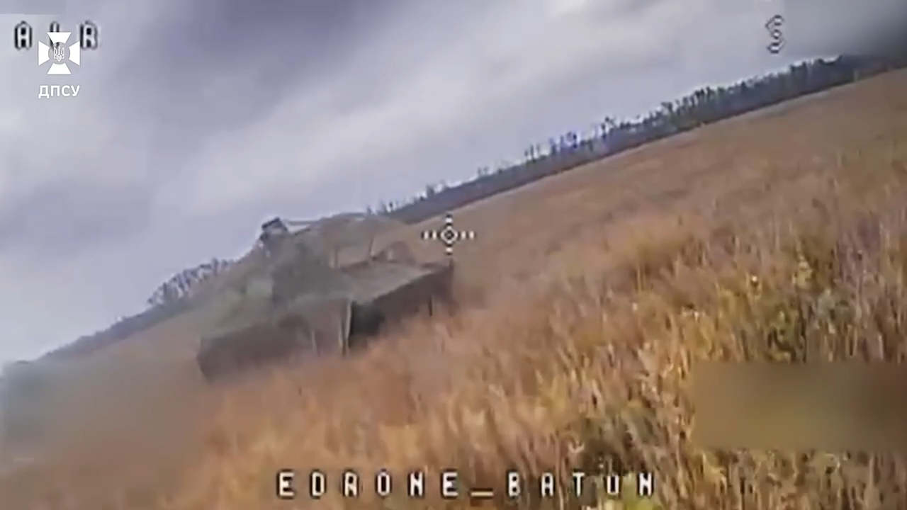 Окупанти задіяли мотоцикли та МТЛБ: прикордонники відбили масований штурм ворога  на Вовчанському напрямку. Відео