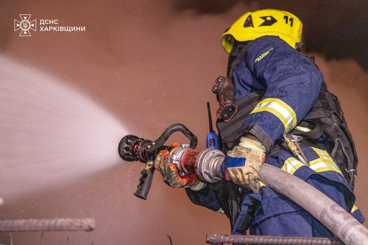 Росія спрямувала на Харків десятки "Шахедів": всі удари – по одному з районів міста, спалахнули пожежі. Фото та відео