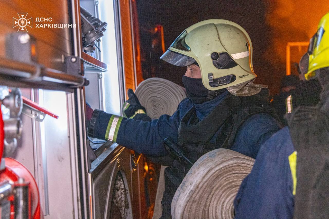 Росія спрямувала на Харків десятки "Шахедів": всі удари – по одному з районів міста, спалахнули пожежі. Фото та відео