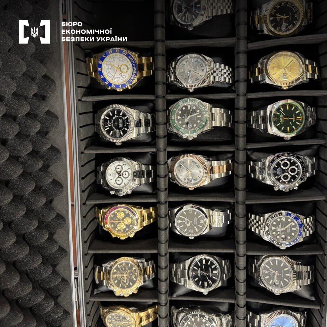 В Украину нелегально завозили люксовые часы