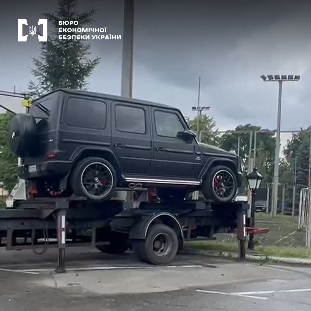 На авто фигурантов наложен арест