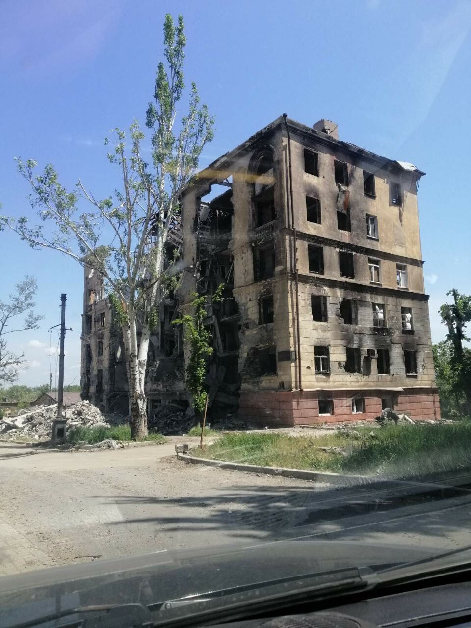 "Не вписались у план": окупанти хочуть знести десятки будинків у центрі Маріуполя, люди обурені