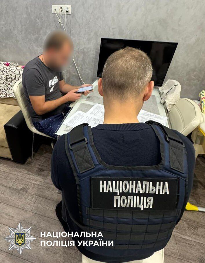 В Киеве директор колледжа и экс-чиновник Кабмина зарабатывали на уклонистах. Подробности схемы и фото