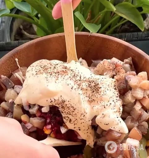 Салат из сельди ''Осенний'' на каждый день: простой рецепт блюда