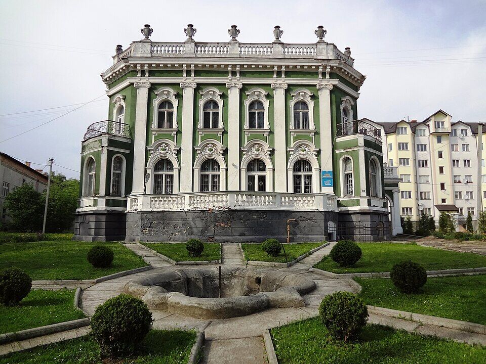 Замки и дворцы вблизи Львова