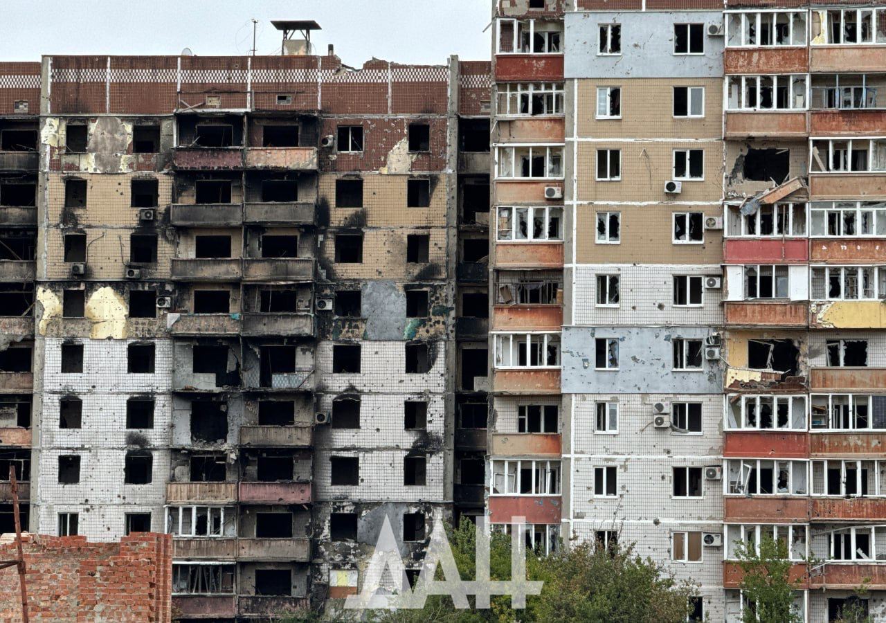 Из 14 тысяч осталось 24 человека: оккупанты устроили "праздник освобождения" в разрушенном Угледаре. Фото