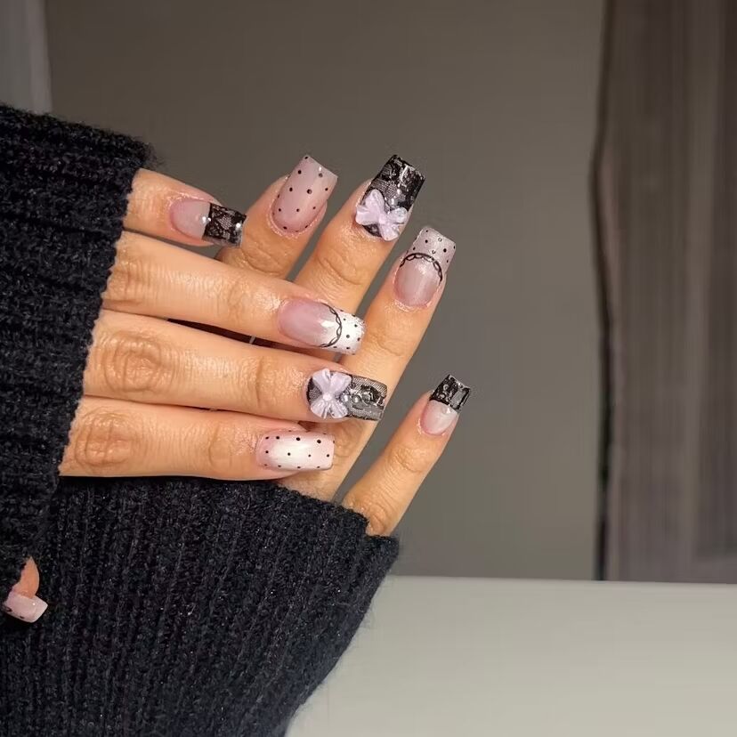Мереживні нігті – модний тренд жовтня: який вигляд має манікюр, що приваблює і лякає водночас