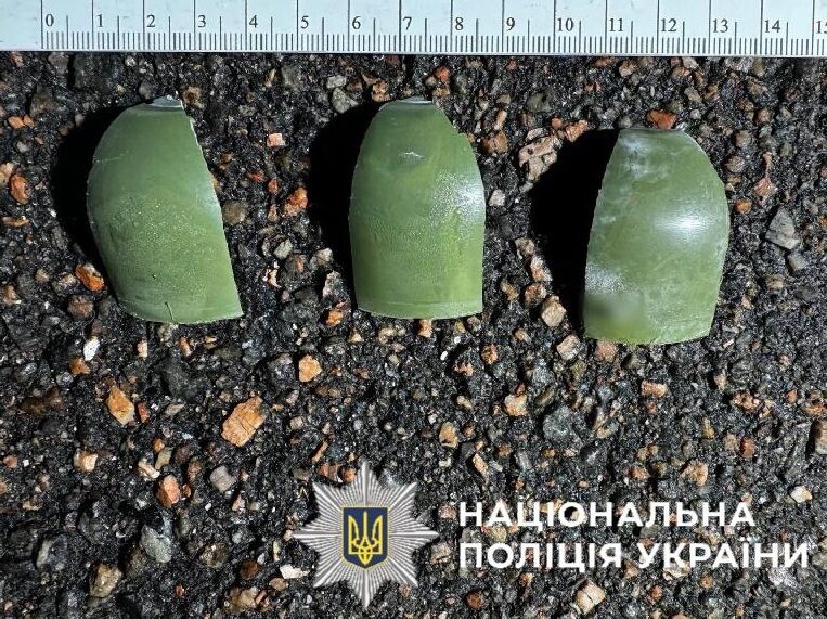 "Шумели под окнами": в Одессе мужчина бросил в компанию несколько гранат. Фото