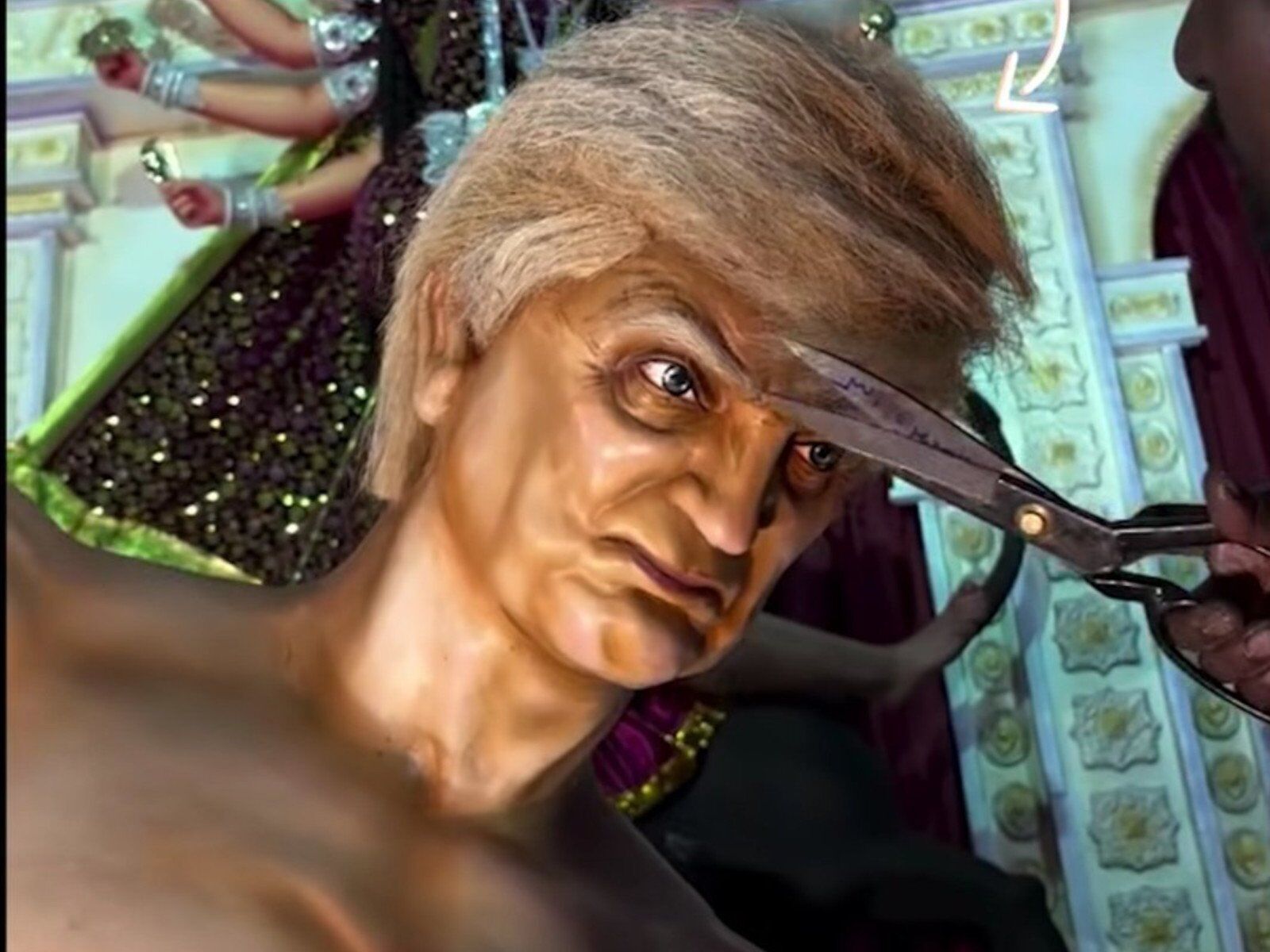 Виконувало роль демона: на фестивалі в Індії створили опудало, схоже на Трампа. Фото і відео