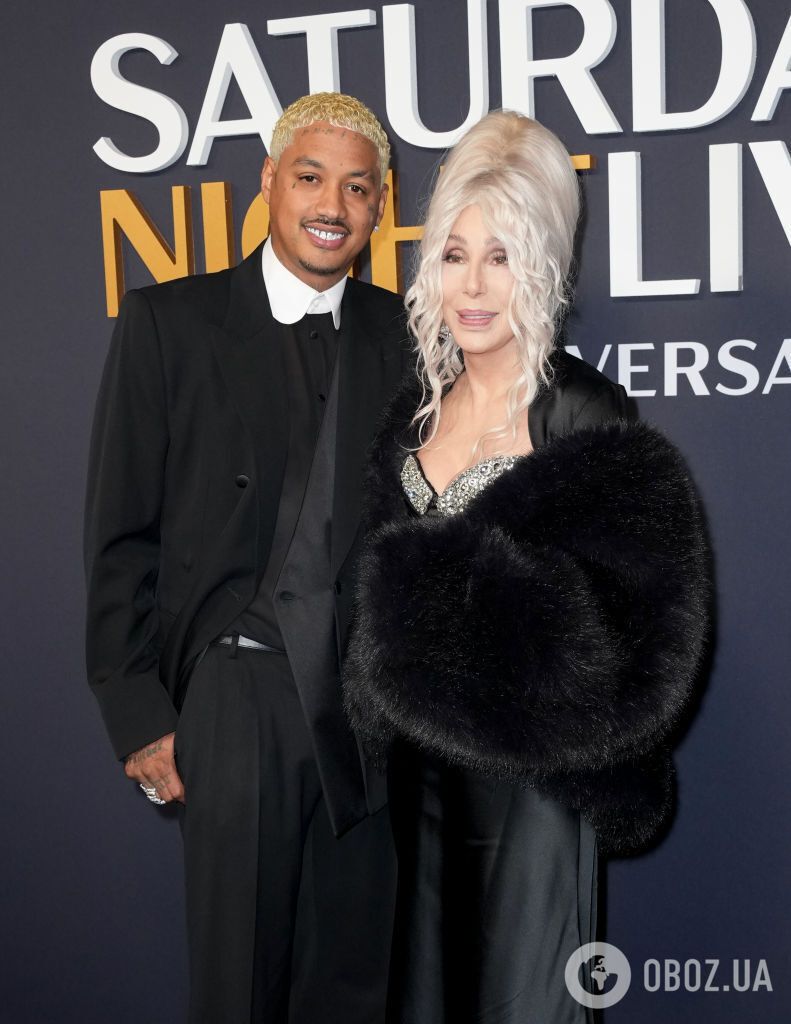 Отношения Шер с на 40 лет младшим бойфрендом, которого она хотела вписать в завещание, трещат по швам: в чем причина