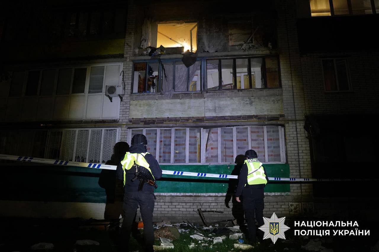 У Києві стався вибух у багатоповерхівці, є загиблий і поранений: усі подробиці. Відео