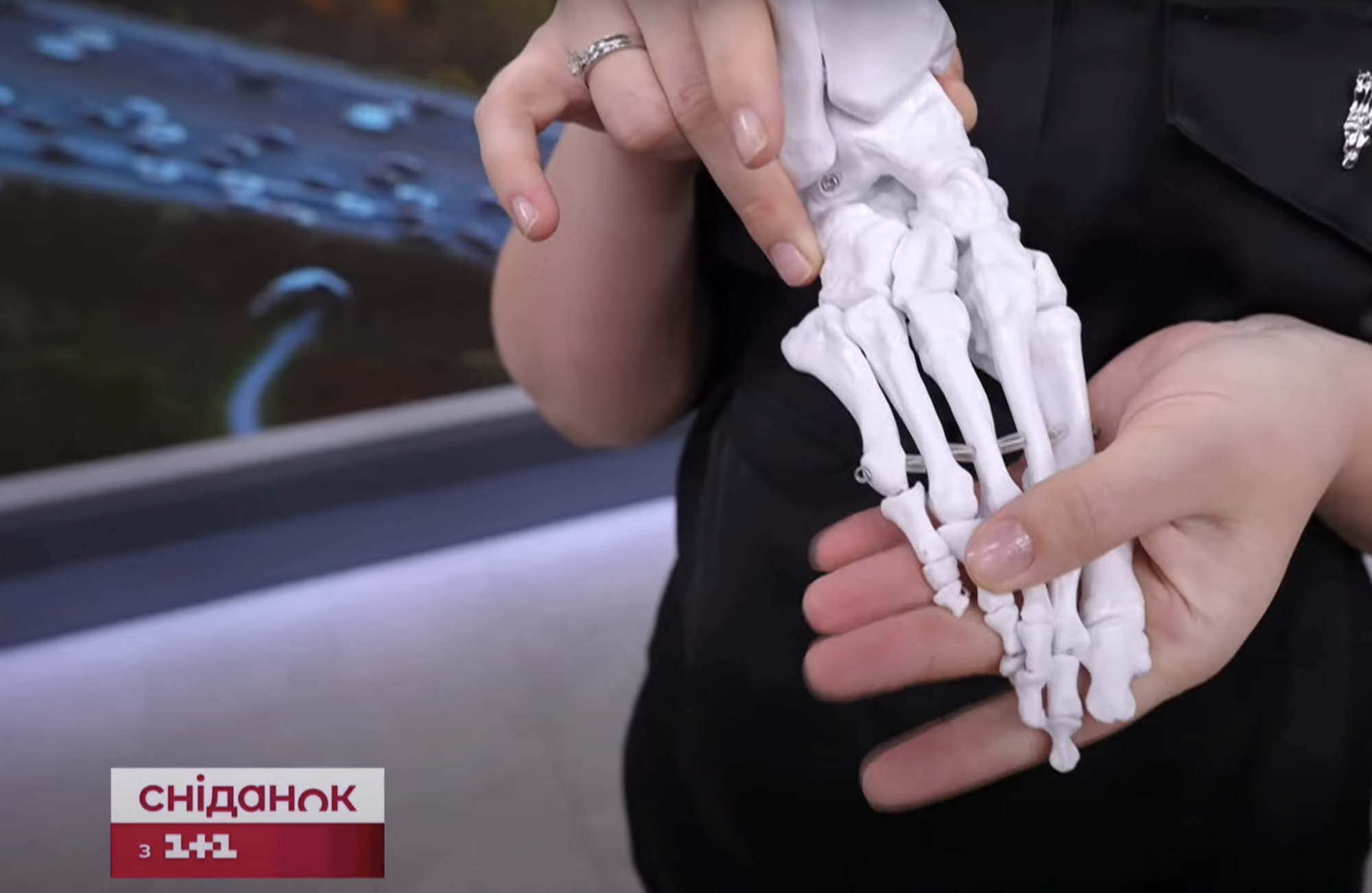 Не носіть це взимку: подологиня попередила про небезпечне взуття