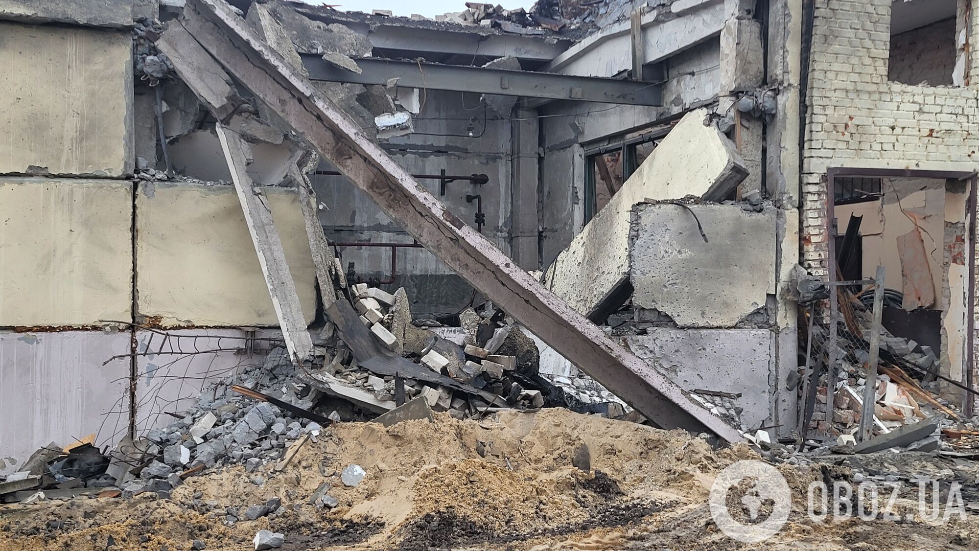 Депутатам показали одну з пошкоджених підстанцій на Чернігівщині