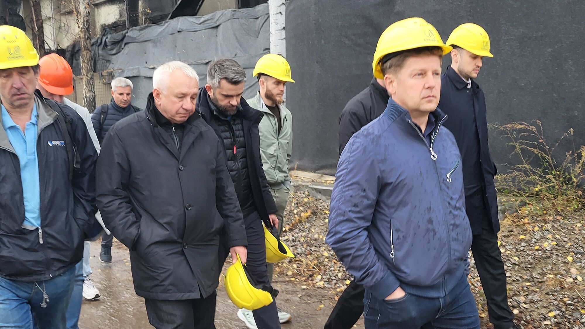 Депутатам показали одну з пошкоджених підстанцій на Чернігівщині