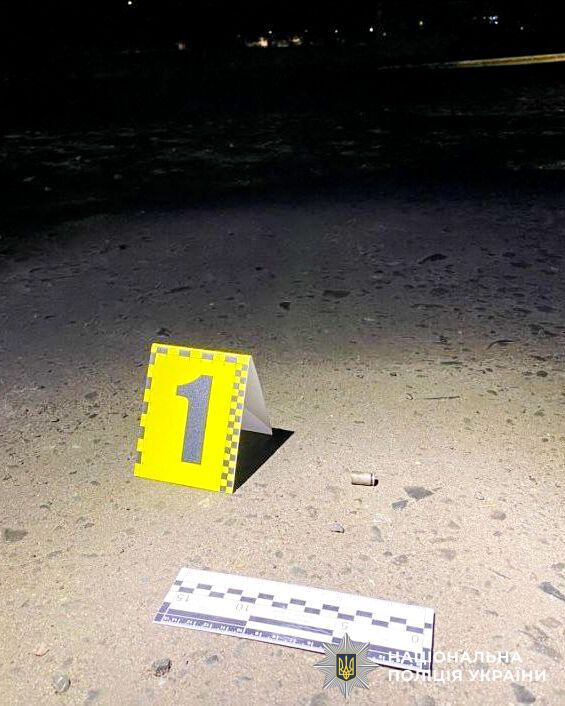 На Ровенщине мужчина ударил ножом полицейского во время задержания: патрульные применили оружие