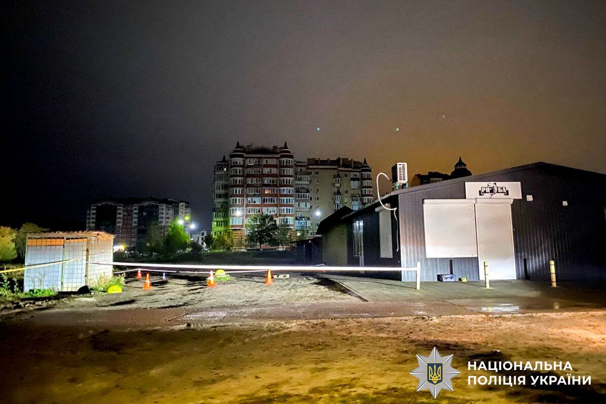 На Ровенщине мужчина ударил ножом полицейского во время задержания: патрульные применили оружие