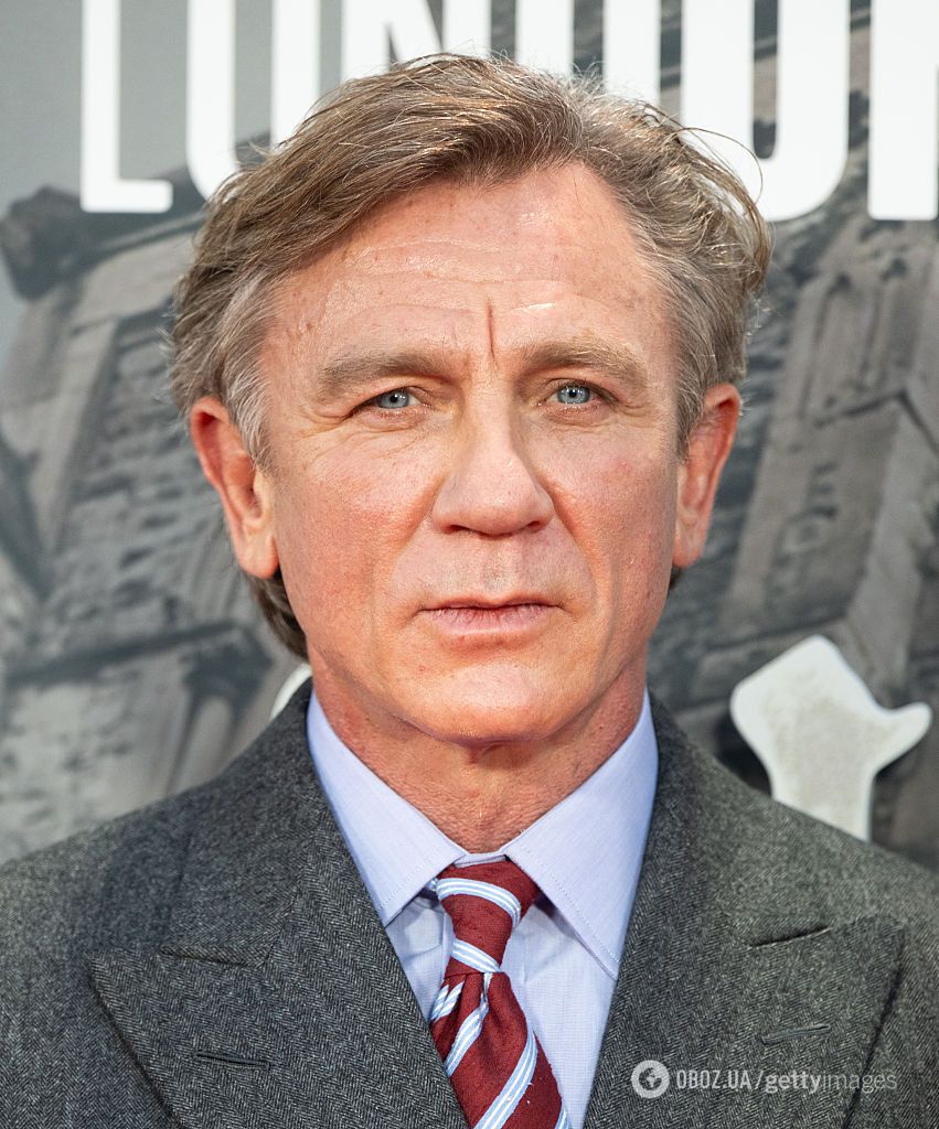 57-річний Деніел Крейг уперше за рік вийшов на червону доріжку з красунею-дружиною. Фото