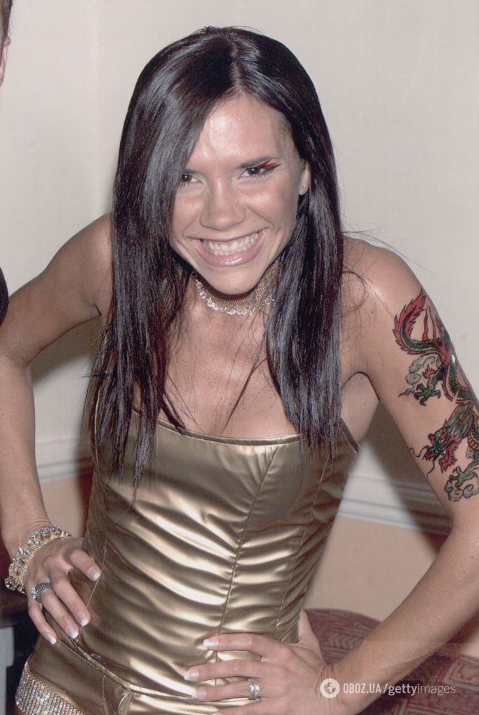 Вікторія Бекхем уперше розкрила, чому майже ніколи не усміхається: рідкісні фото усмішки, якої вона соромиться