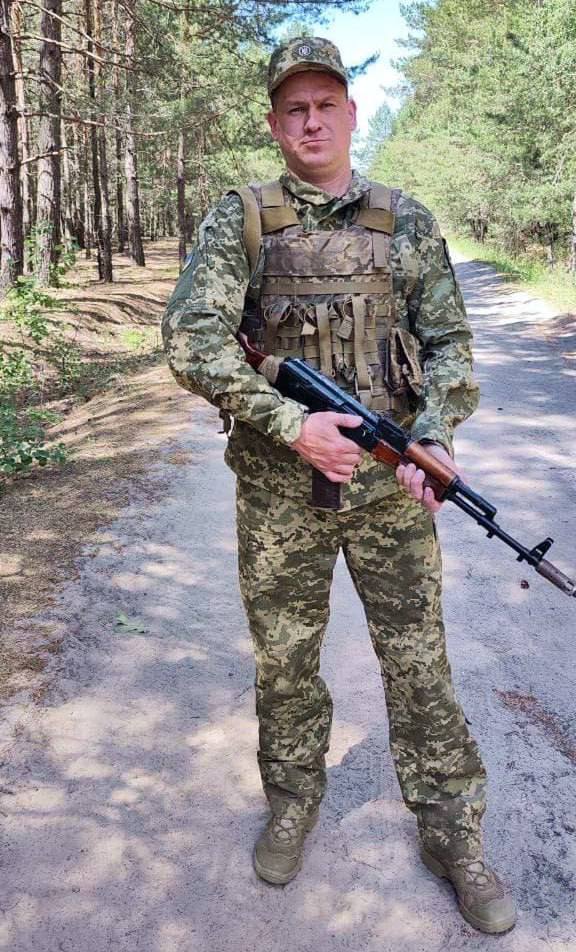 Война забирает наших защитников: на фронте погиб военный из Киевской области Андрей Савиных. Фото