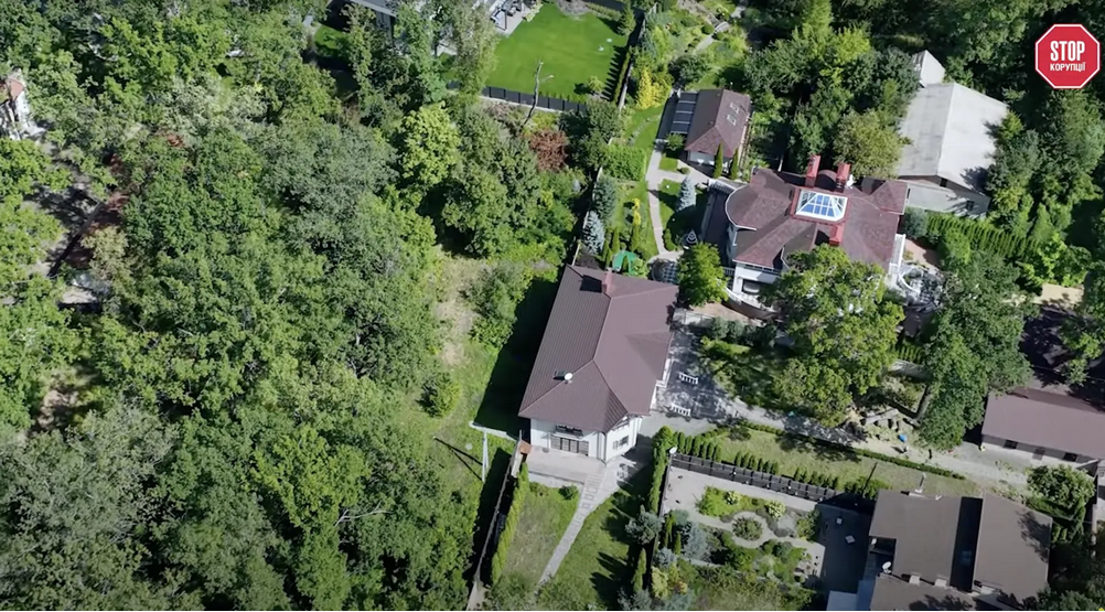 Сім'я чиновника користується маєтком у Харкові площею понад 1 000 кв.м