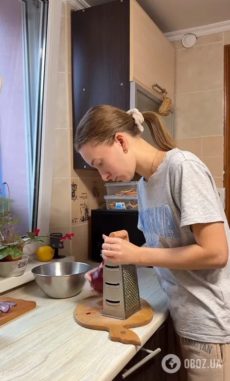 Вкусный салат из свеклы, лука и соленых огурцов: делимся простым рецептом