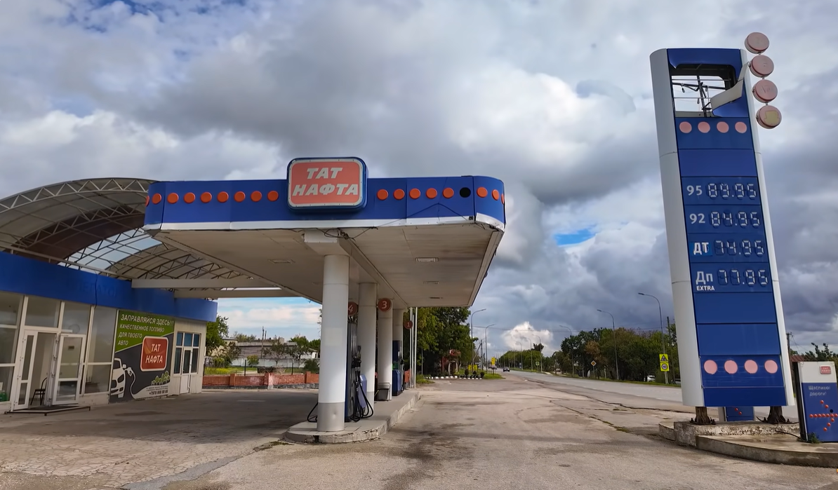 В окупованому Криму водії оголосили "полювання на бензин": ціна популярного пального зросла до 90 рублів