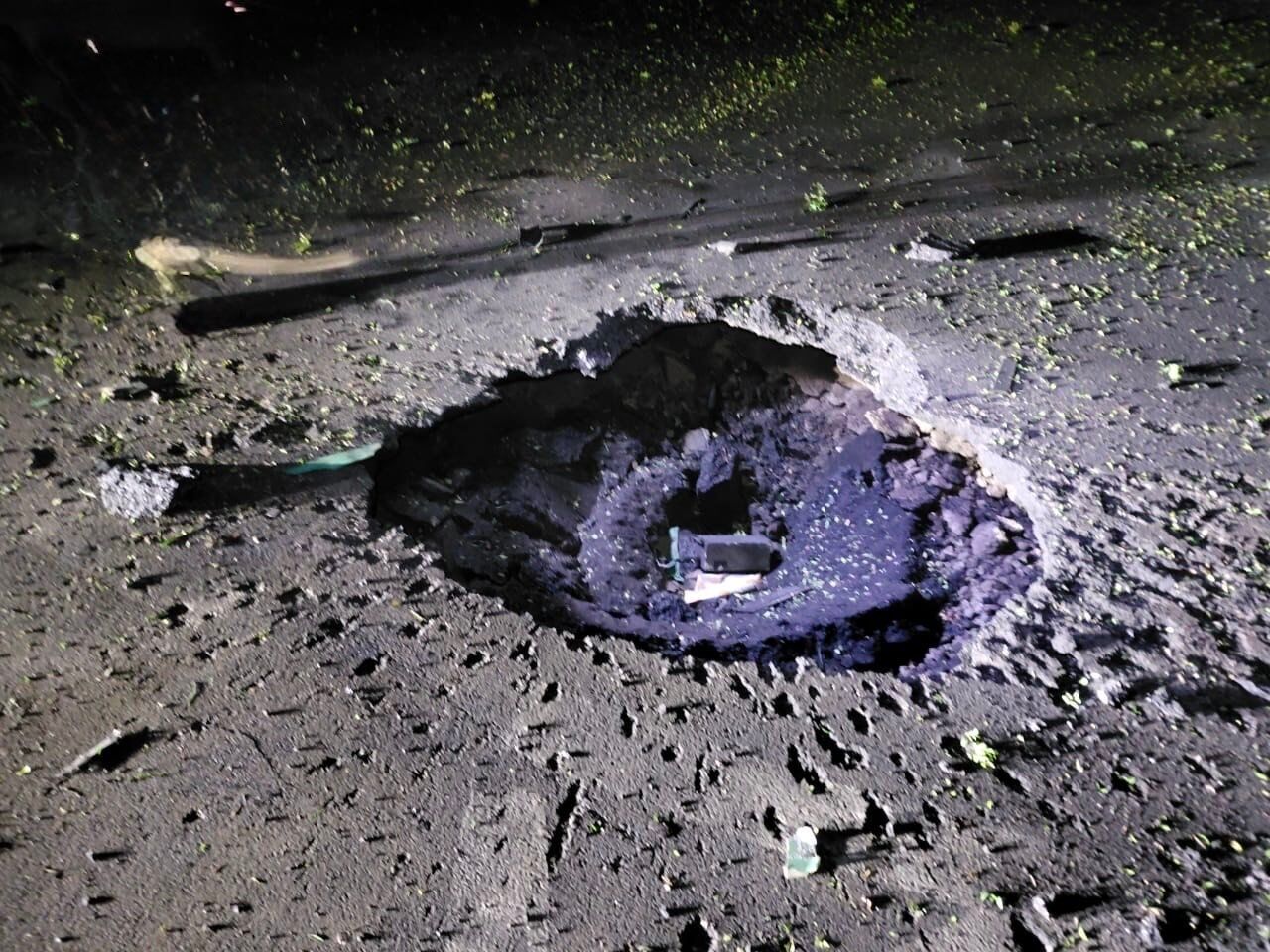 Войска РФ ударили по центральной площади Новгорода-Северского и Корюковке: фото с места