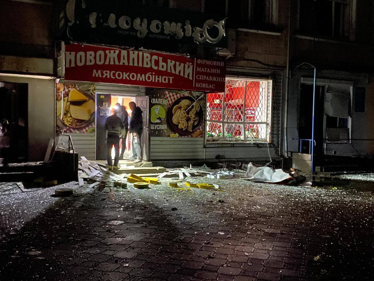 Войска РФ ударили по центральной площади Новгорода-Северского и Корюковке: фото с места