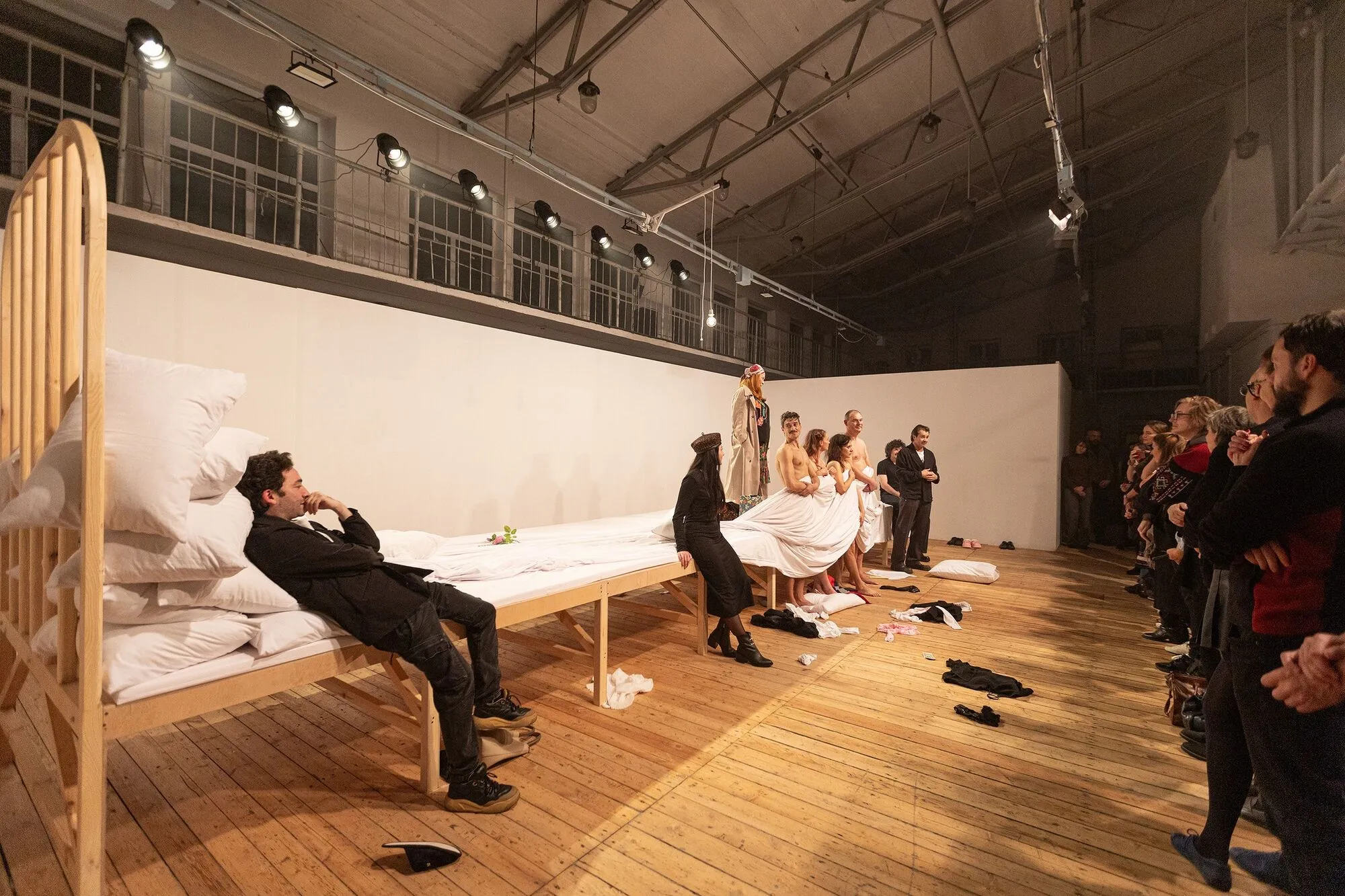 "TikTok знищить наш театр". Давид Петросян – про алергію на акторські династії, круті вистави, де немає буму, та колег, що мовчать про війну