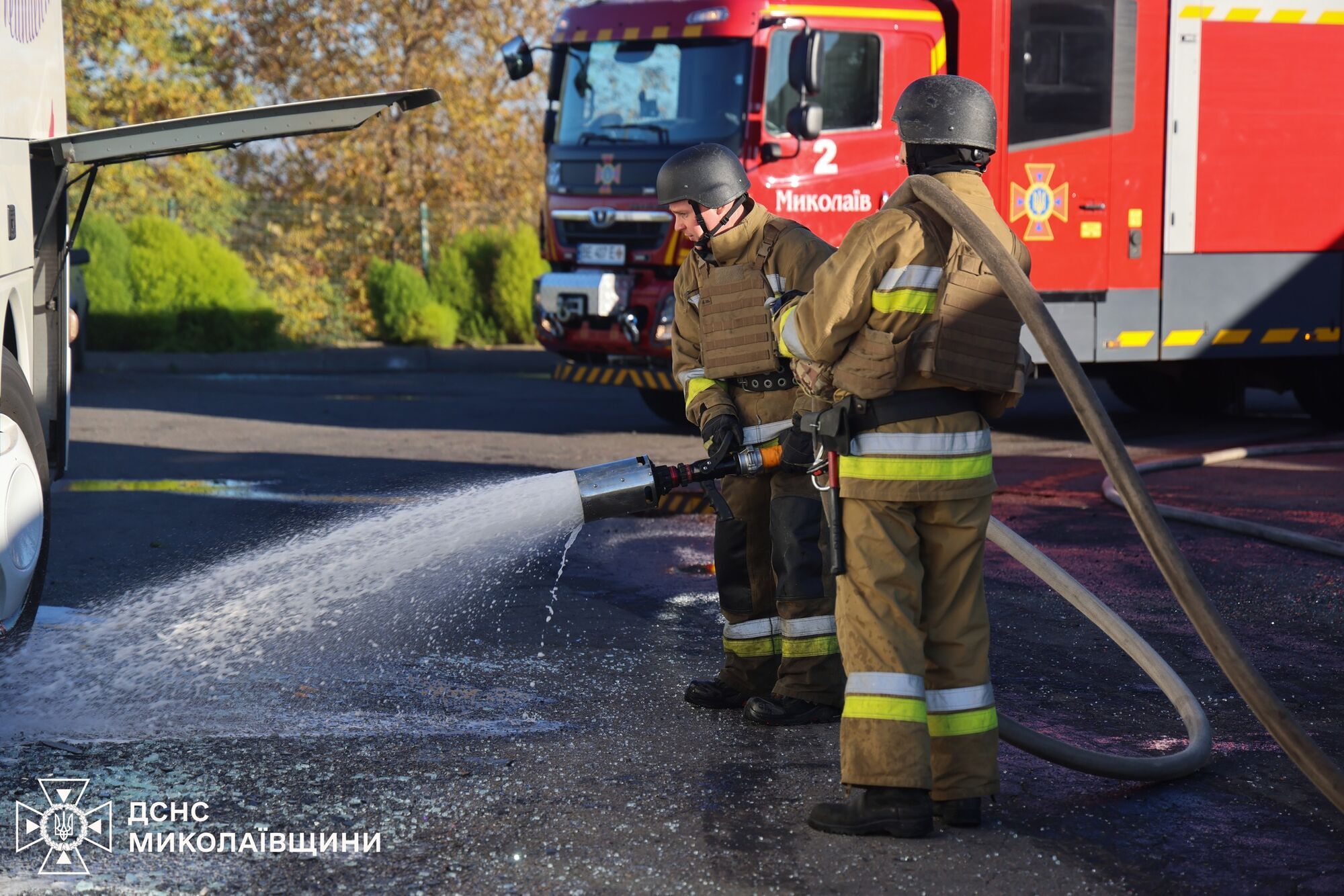 Удар врага баллистикой по Николаеву: погиб человек, среди 19 пострадавших - 9-летняя девочка. Фото и видео