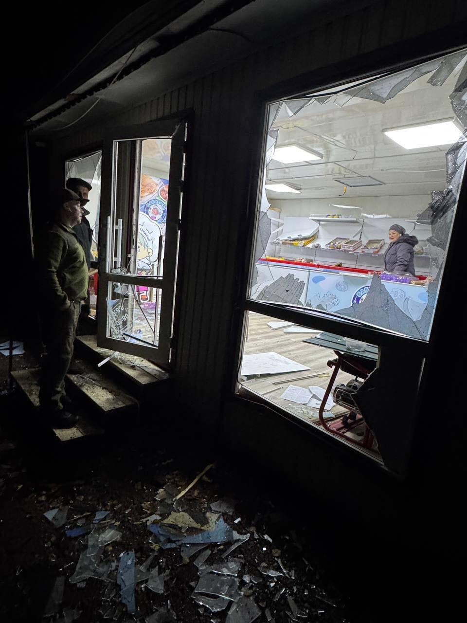 Войска РФ ударили по центральной площади Новгорода-Северского и Корюковке: фото с места