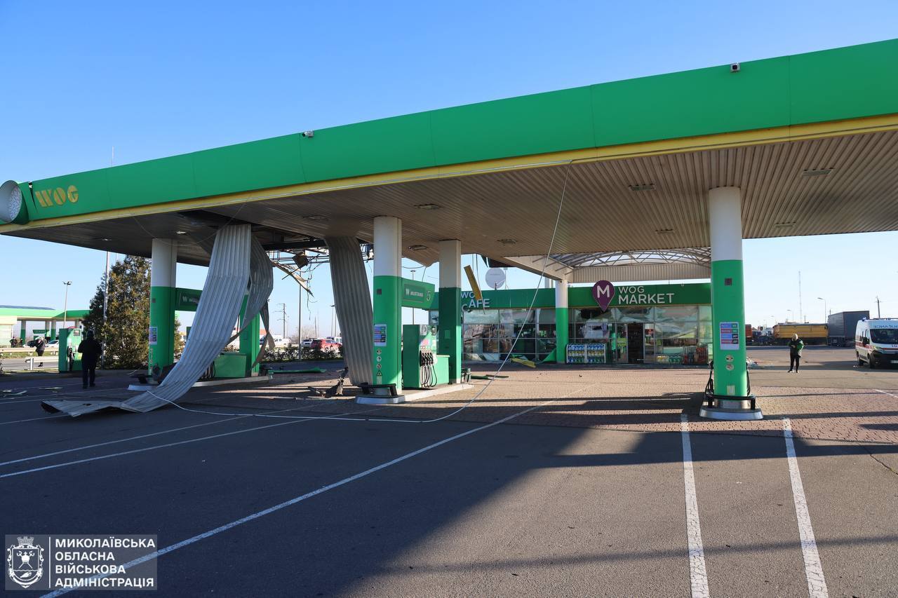 Удар врага баллистикой по Николаеву: погиб человек, среди 19 пострадавших - 9-летняя девочка. Фото и видео