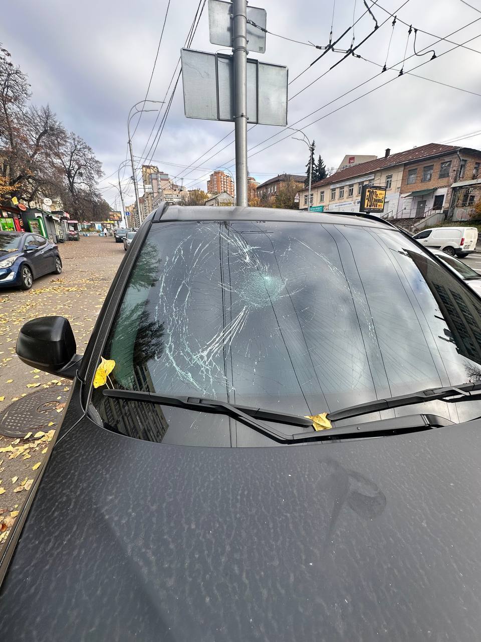 Филиппу Коляденко серьезно повредили автомобиль: музыкант иронично отреагировал. Фото