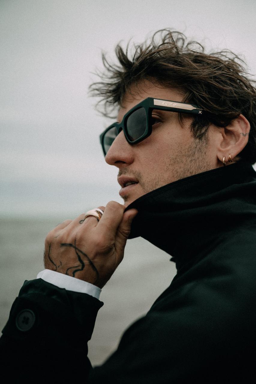 Филиппу Коляденко серьезно повредили автомобиль: музыкант иронично отреагировал. Фото