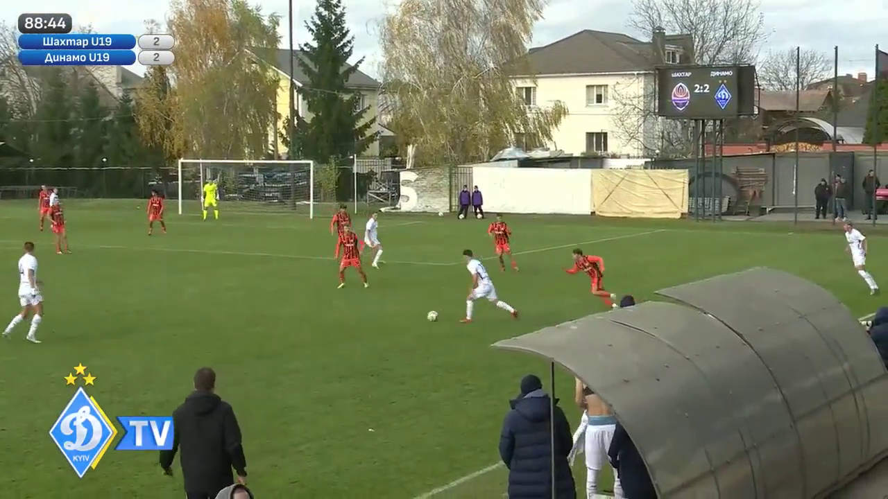 "Динамо" невероятным голом "на радиоуправлении" на последней минуте добыло победу над "Шахтером" в Национальной лиге U19. Видео