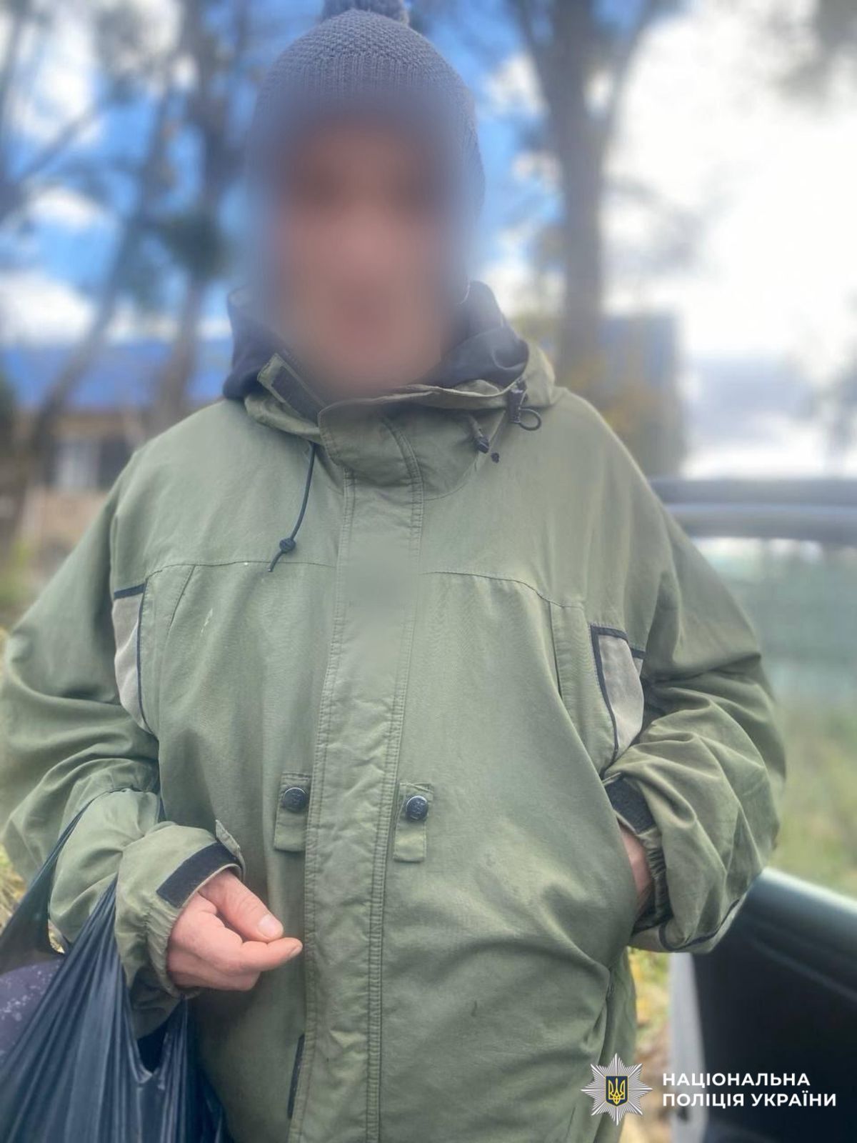 На Київщині чоловік обікрав дім матері, а потім у монастирі пограбував прихожанку. Подробиці та фото